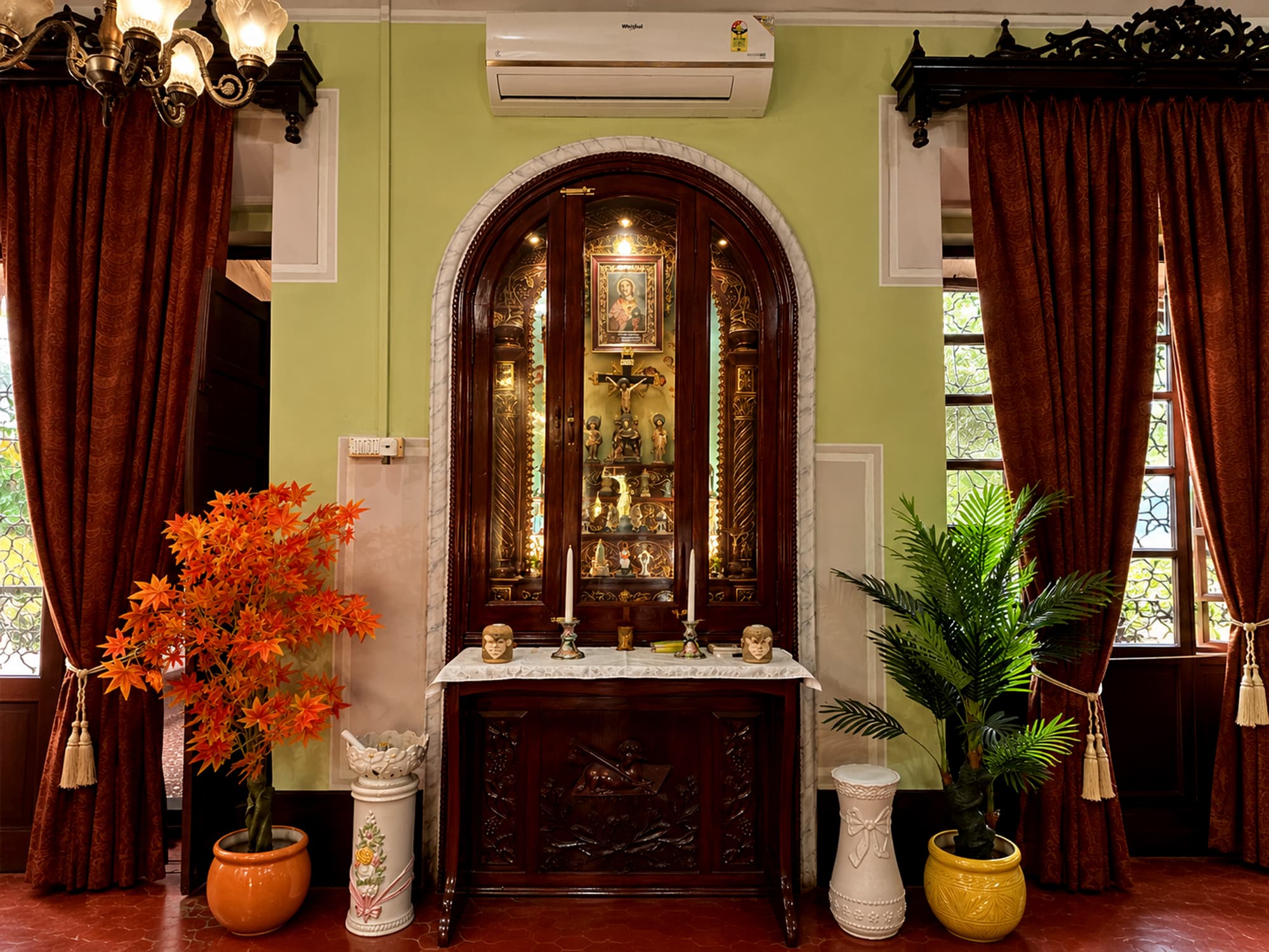 The air-conditioned altar room at Misquita Heritage.